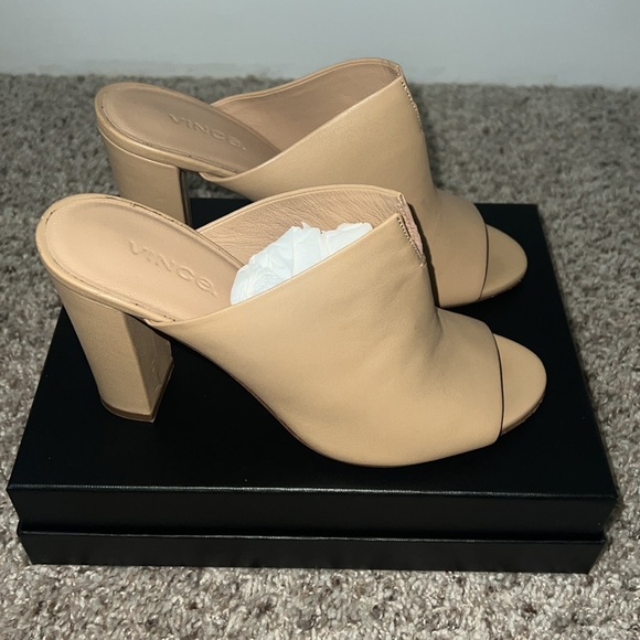 Vince Sandals! - Picture 2 of 10